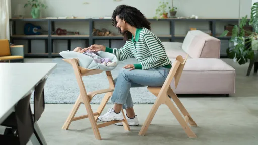 _media_mc2719-2022-maxicosi-home-nesta-lifestyle-home-mum-and-baby-in-h.jpeg